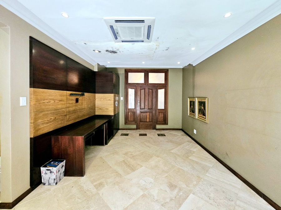 8 Bedroom Property for Sale in Waverley Free State